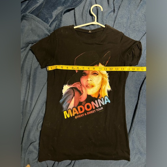 Madonna concert shirt from Sticky and Sweet Tour. Women’s medium. Used 2000’s. - Picture 5 of 5